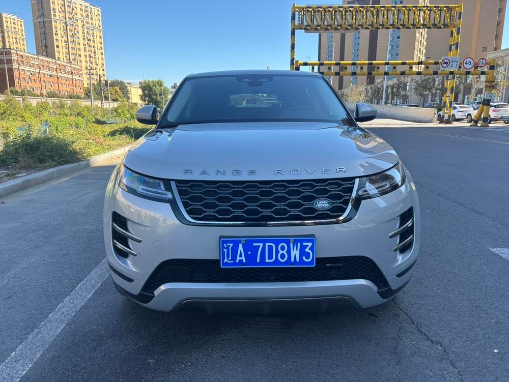 Land Rover Range Rover Evoque 2022 — фото автомобиля