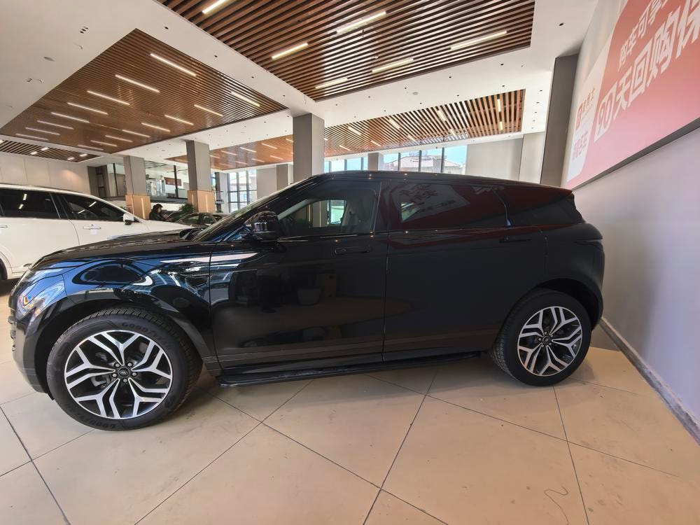 Land Rover Range Rover Evoque 2024 — фото автомобиля