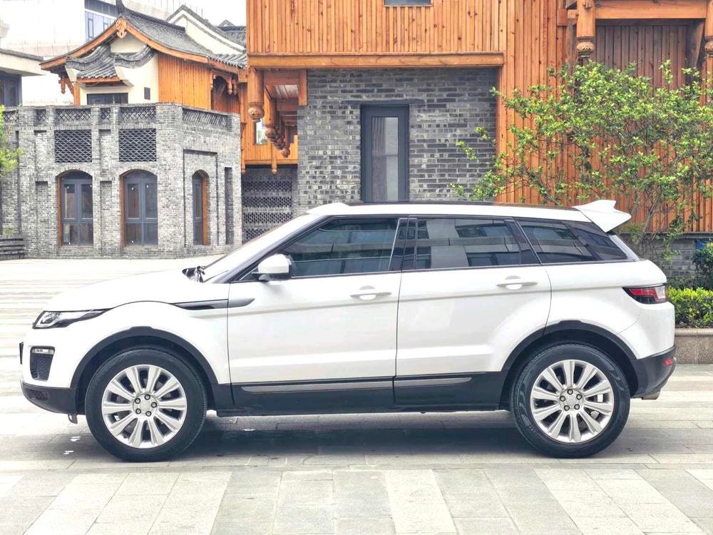 Land Rover Range Rover Evoque 2018 — фото автомобиля