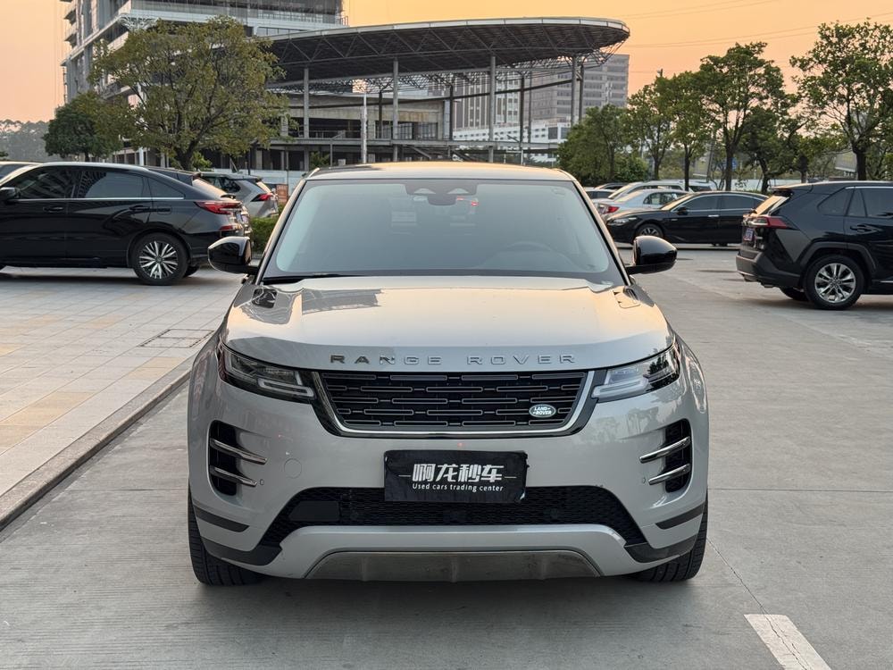 Land Rover Range Rover Evoque 2024 — фото автомобиля