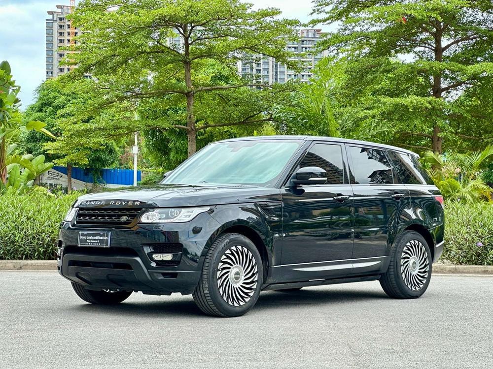 Land Rover Range Rover Sport 2015 — фото автомобиля