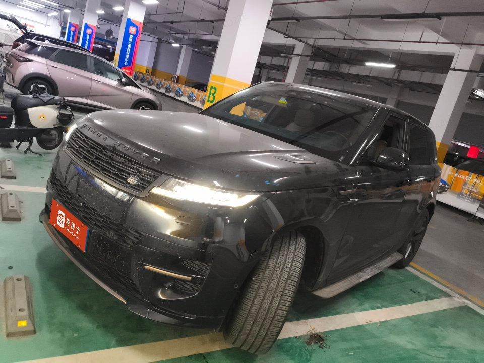 Land Rover Range Rover Sport 2025 — фото автомобиля