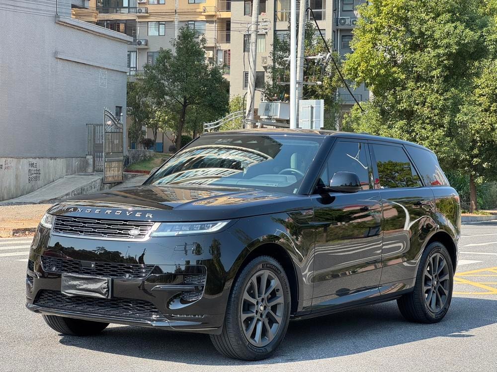 Land Rover Range Rover Sport 2023 — фото автомобиля