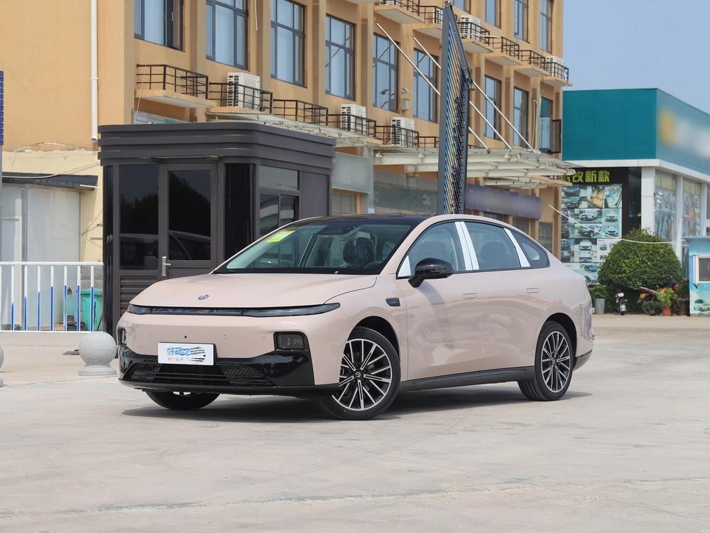 Leapmotor B01 2025 — фото автомобиля 1