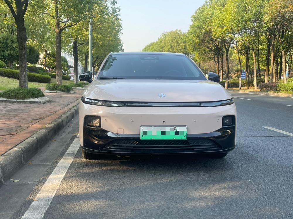 Leapmotor B01 2025 — фото автомобиля 1