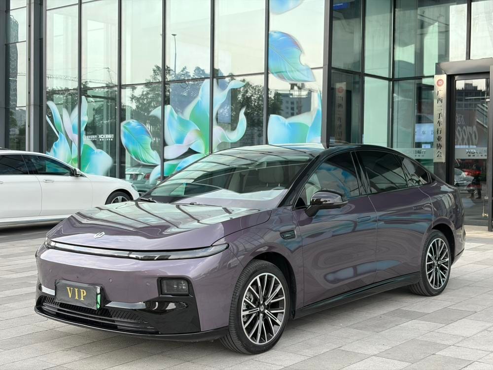 Leapmotor B01 2025 — фото автомобиля