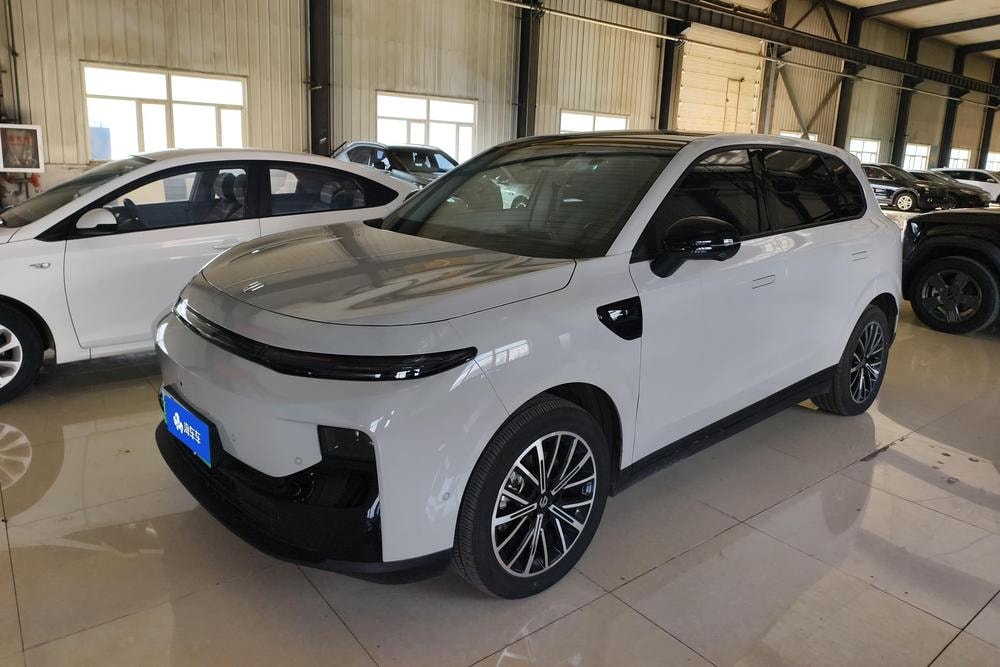 Leapmotor B10 2025 — фото автомобиля