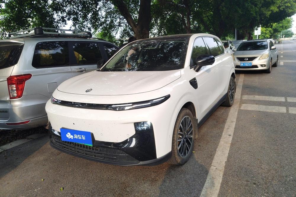 Leapmotor B10 2025 — фото автомобиля 1