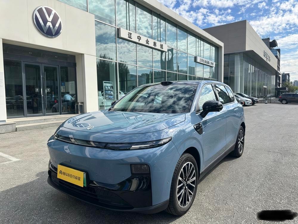 Leapmotor B10 2025 — фото автомобиля 1
