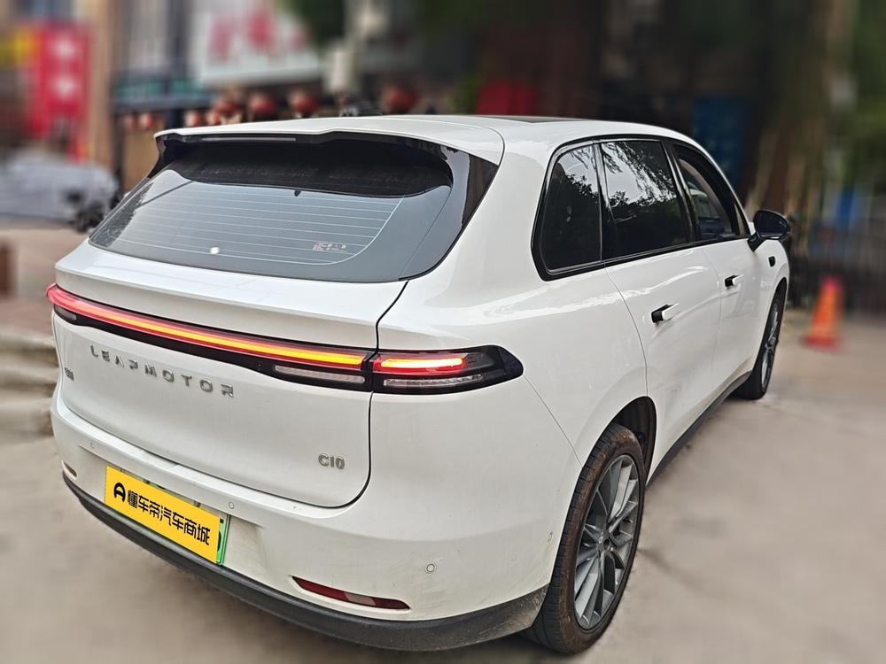 Leapmotor C10 2026 — фото автомобиля 1