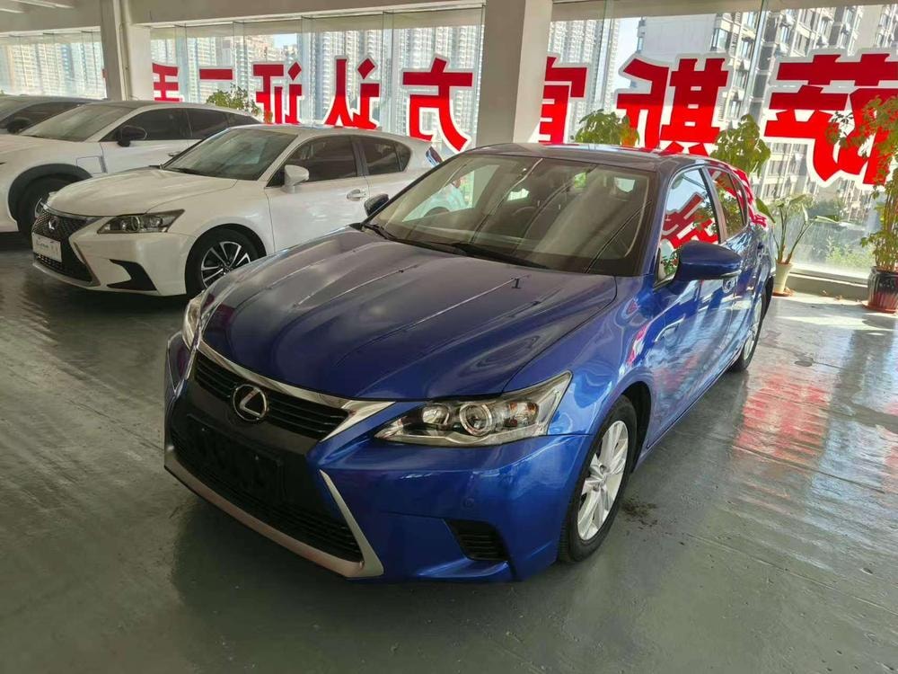 Lexus CT 2014 — фото автомобиля