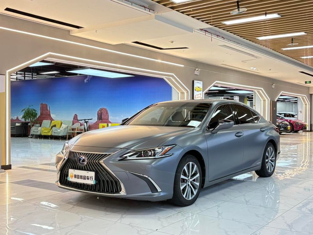 Lexus ES 2020 — фото автомобиля 1