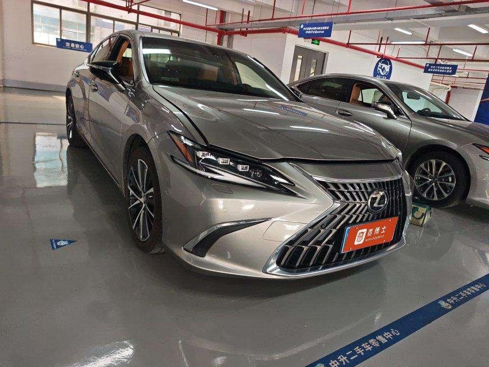 Lexus ES 2022 — фото автомобиля