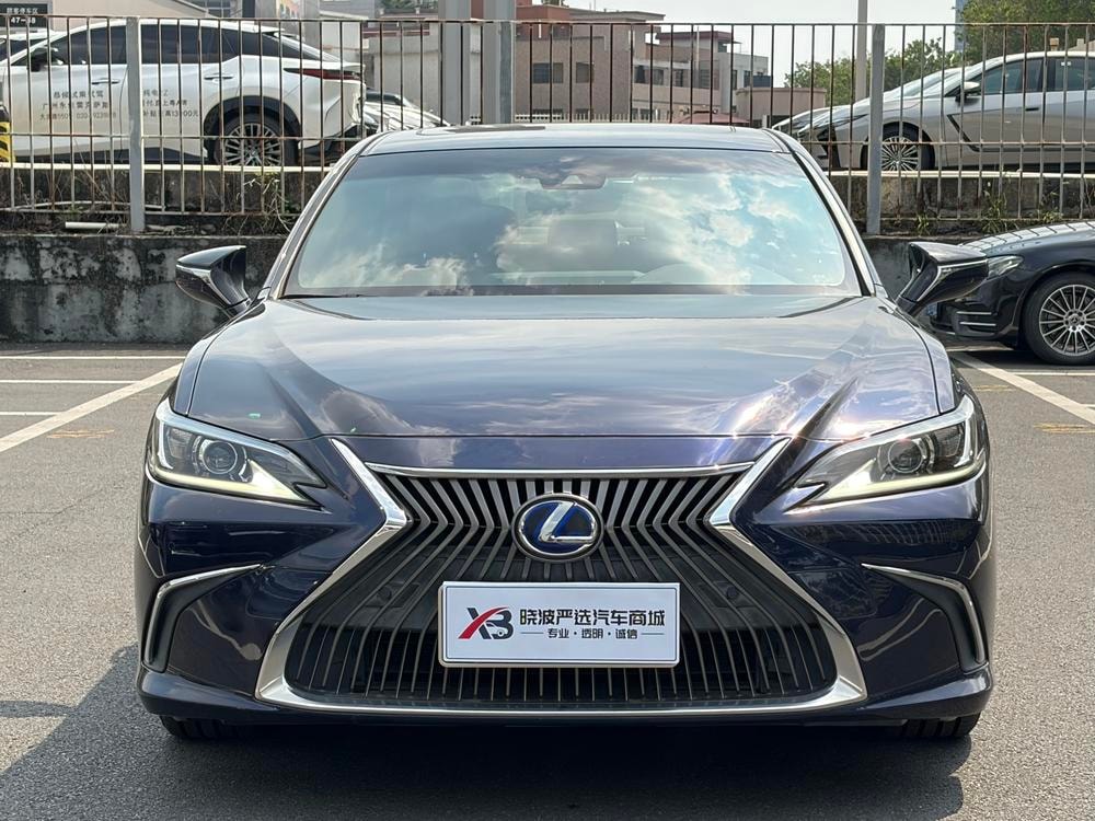 Lexus ES 2018 — фото автомобиля 1