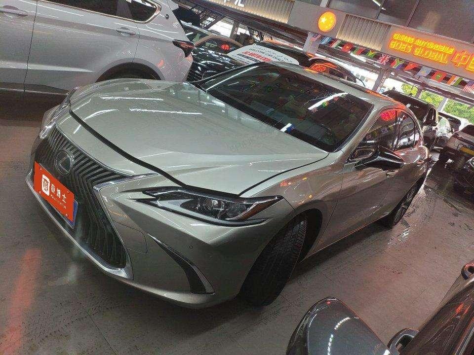 Lexus ES 2020 — фото автомобиля