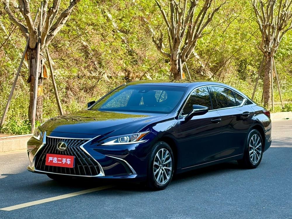 Lexus ES 2022 — фото автомобиля