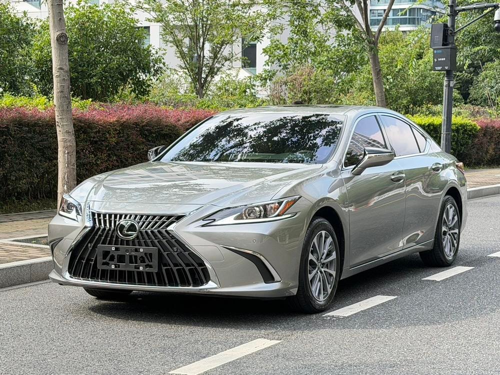Lexus ES 2024 — фото автомобиля 1