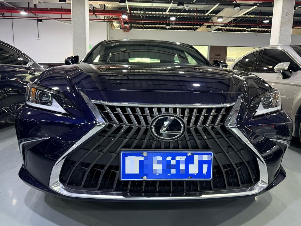 Lexus ES 2022 — фото автомобиля