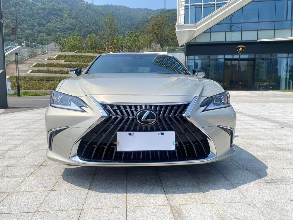 Lexus ES 2024 — фото автомобиля