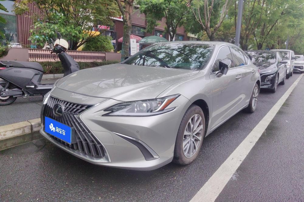 Lexus ES 2022 — фото автомобиля