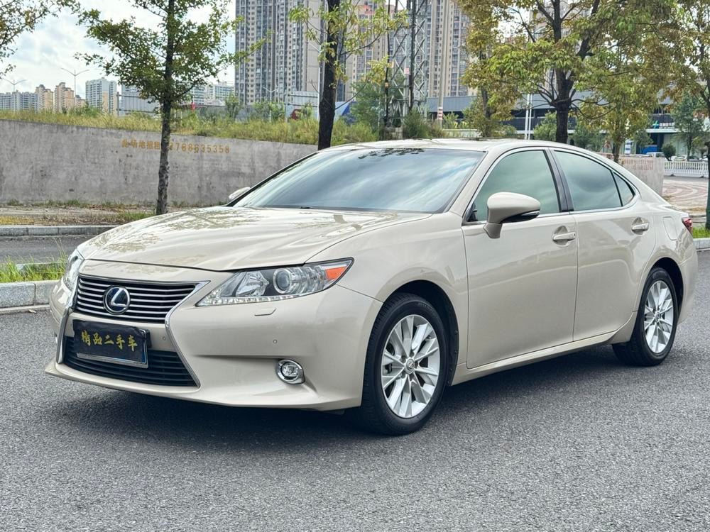 Lexus ES 2014 — фото автомобиля 1