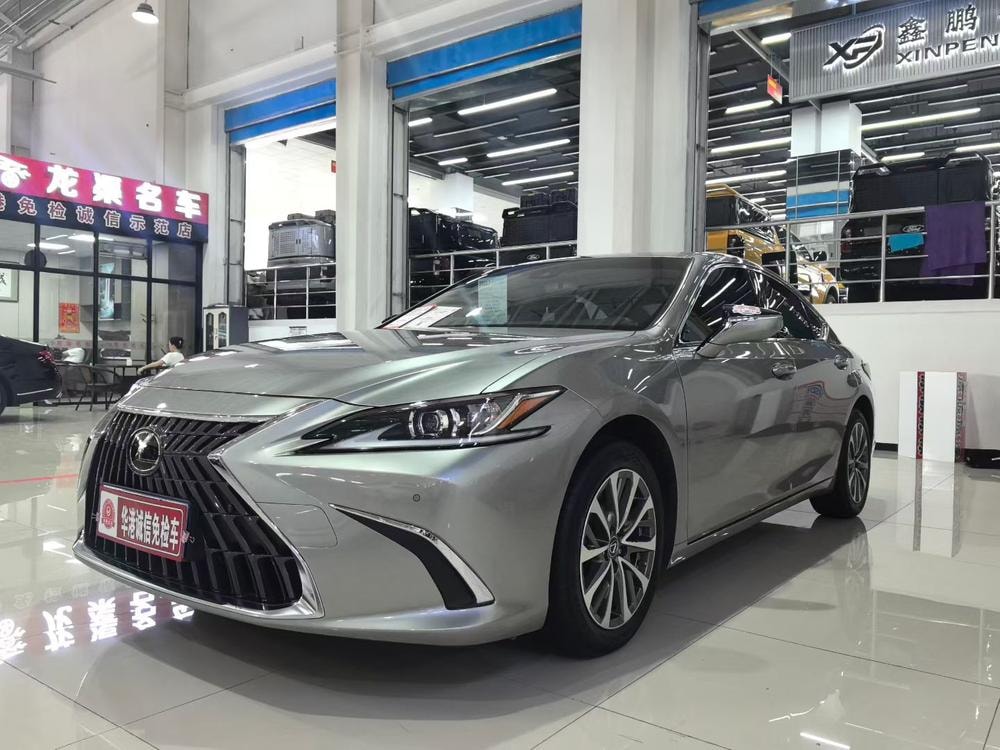 Lexus ES 2022 — фото автомобиля 1
