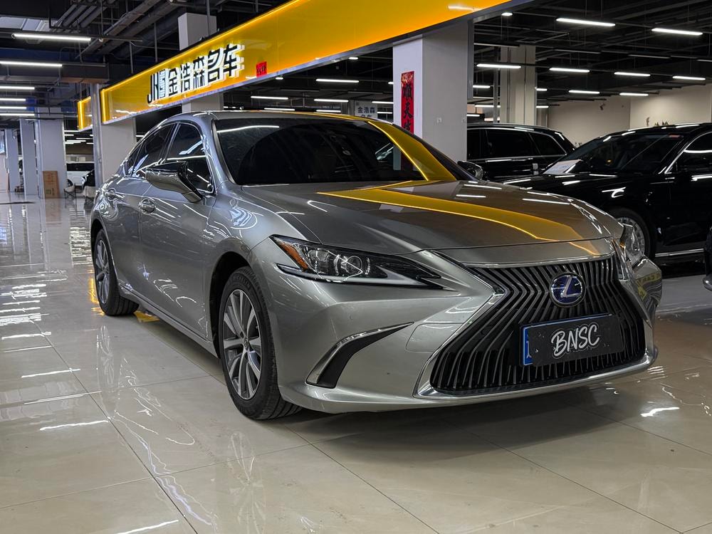 Lexus ES 2021 — фото автомобиля 1