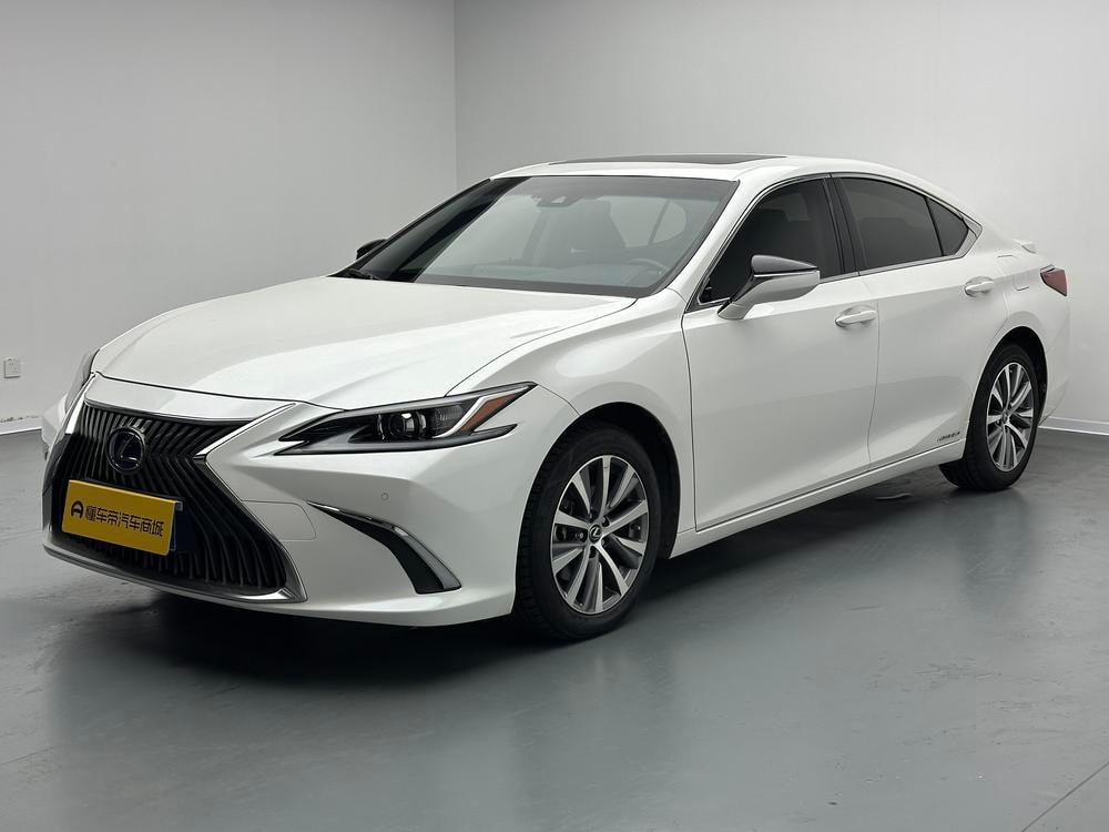 Lexus ES 2018 — фото автомобиля
