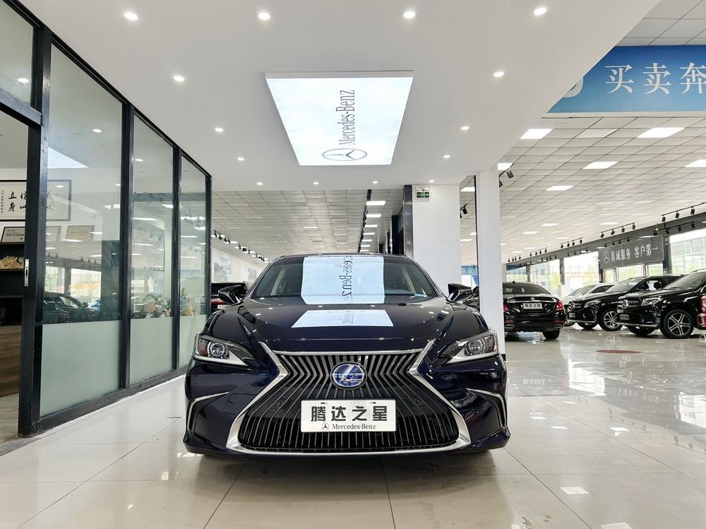 Lexus ES 2021 — фото автомобиля 1
