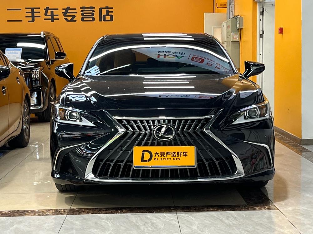 Lexus ES 2022 — фото автомобиля