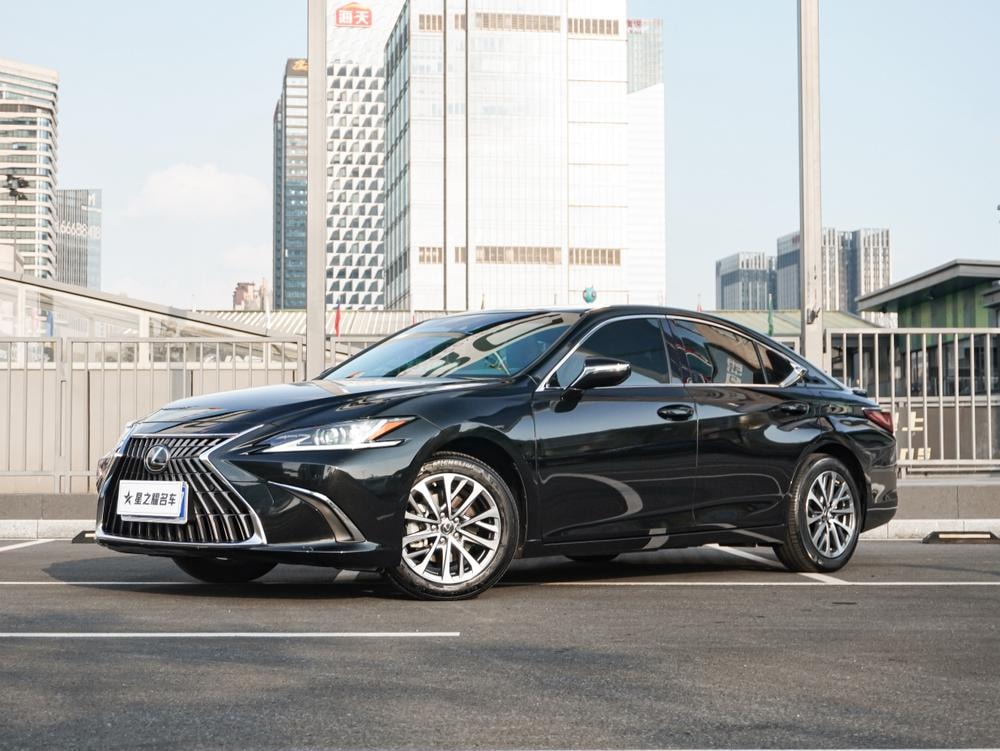 Lexus ES 2022 — фото автомобиля