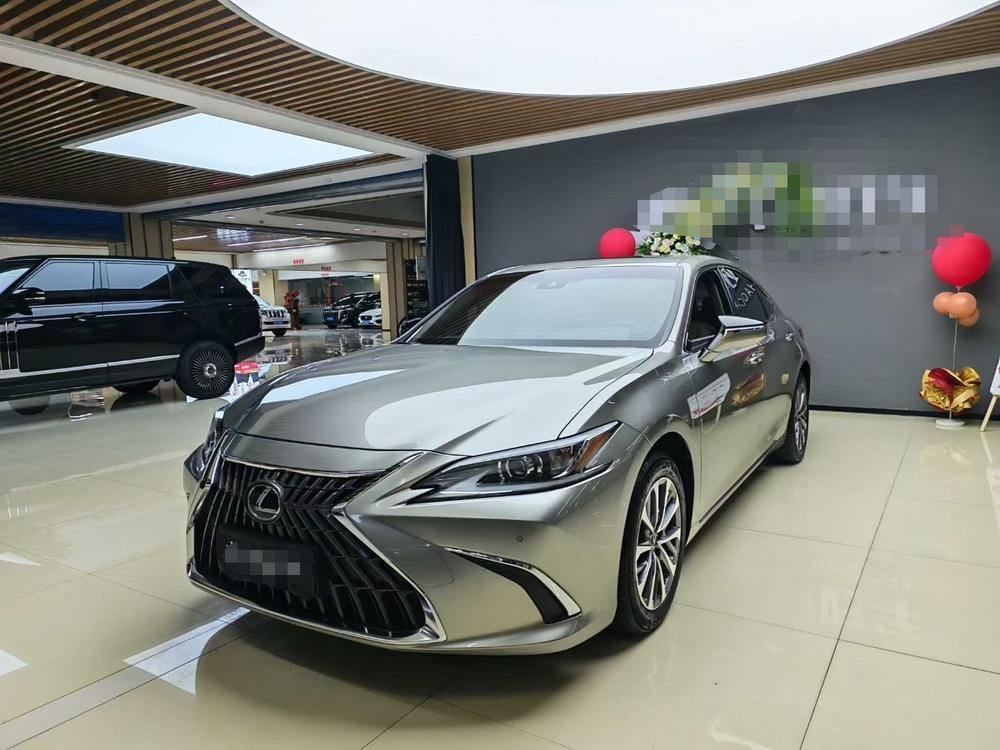 Lexus ES 2022 — фото автомобиля