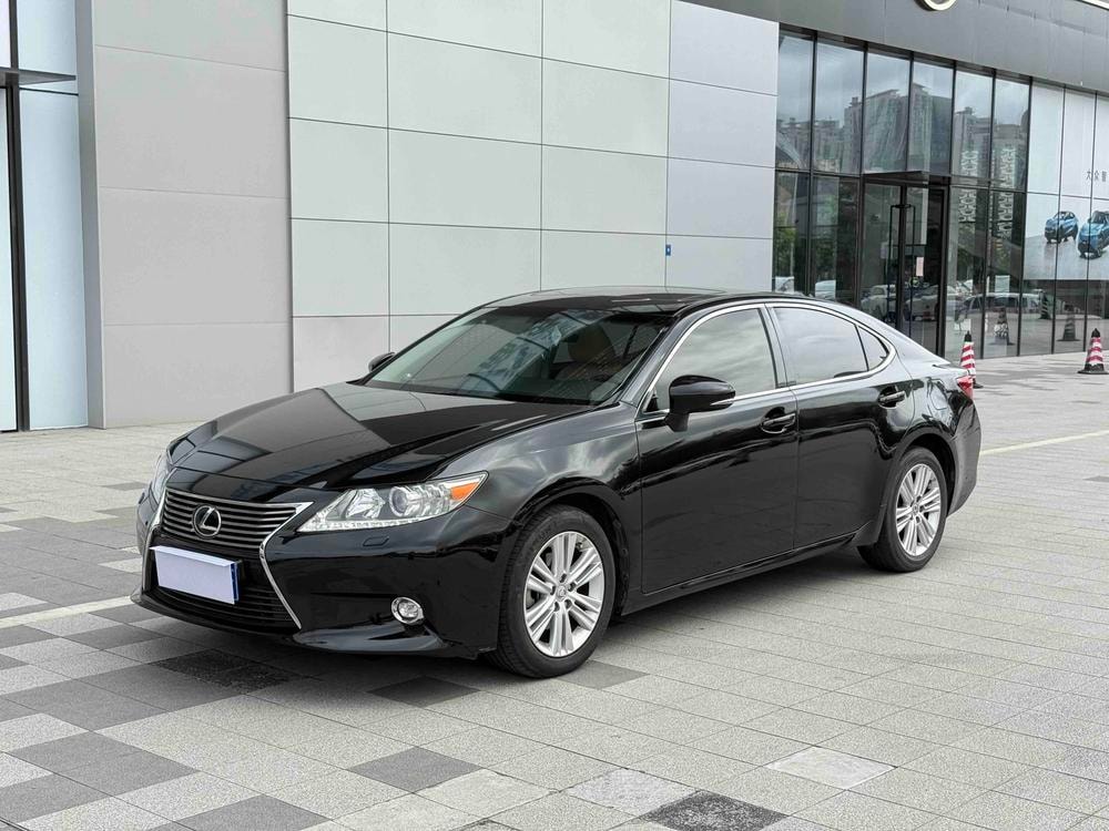 Lexus ES 2014 — фото автомобиля 1