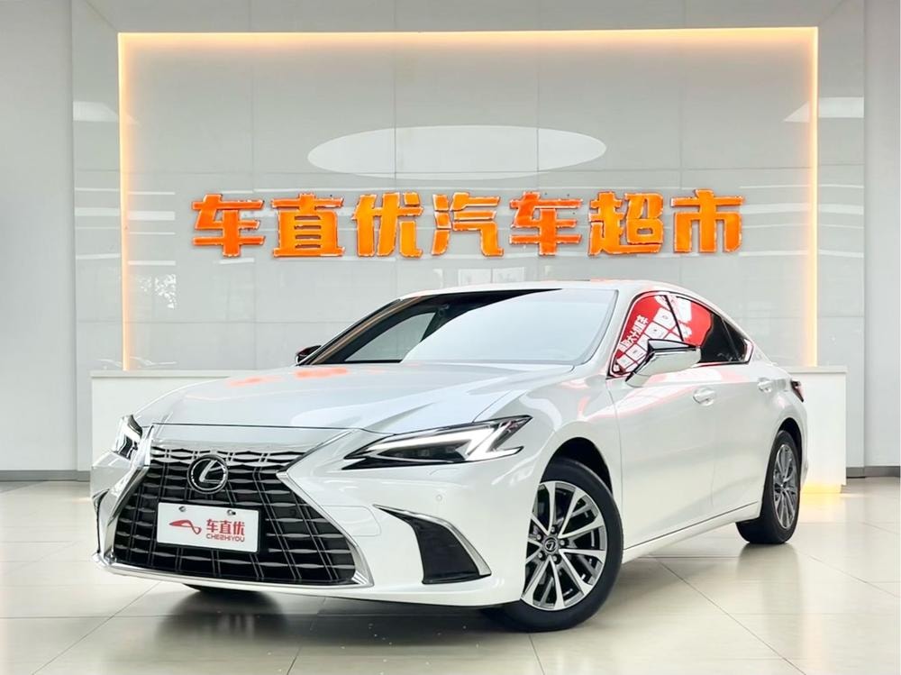 Lexus ES 2025 — фото автомобиля 1