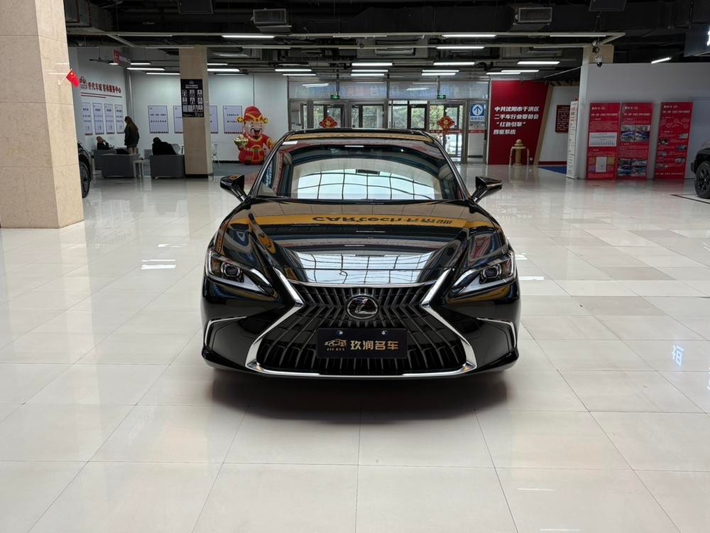 Lexus ES 2022 — фото автомобиля 1