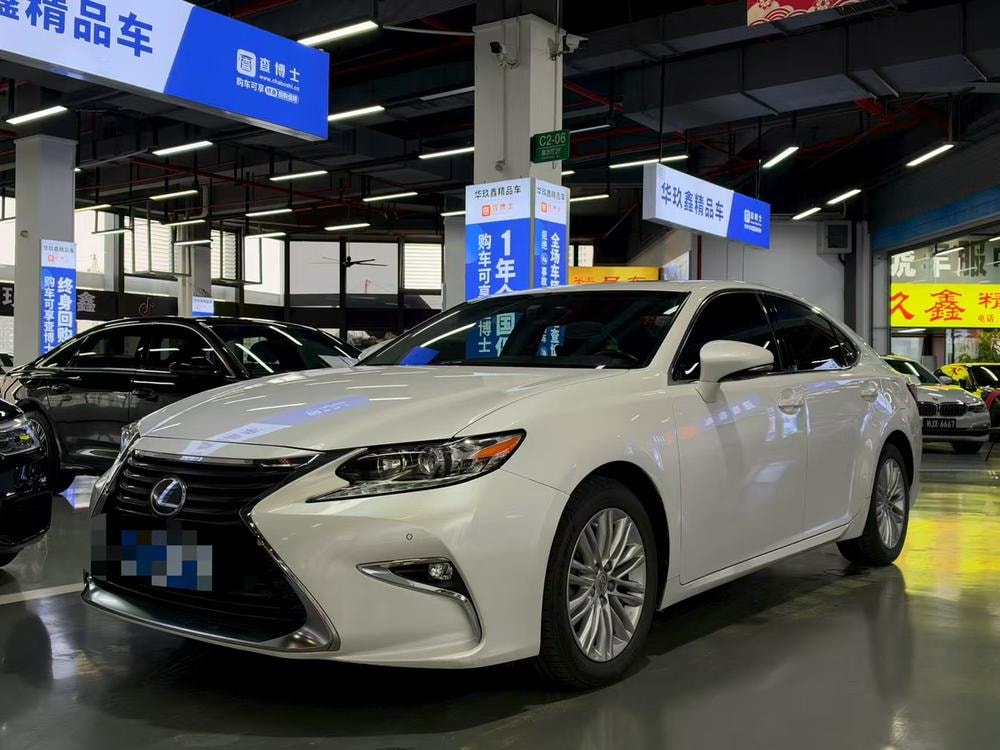 Lexus ES 2015 — фото автомобиля