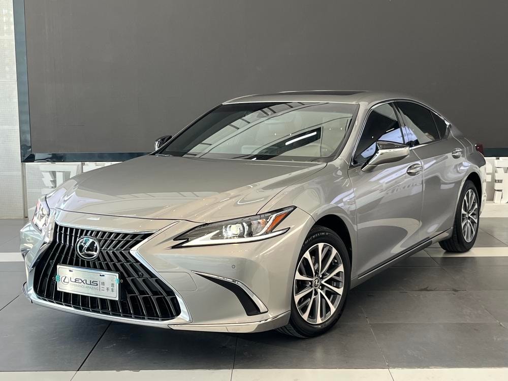 Lexus ES 2021 — фото автомобиля 1