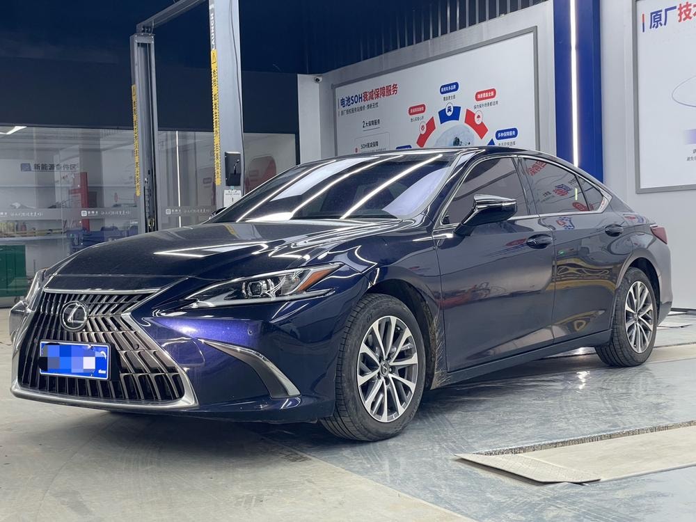 Lexus ES 2022 — фото автомобиля 1