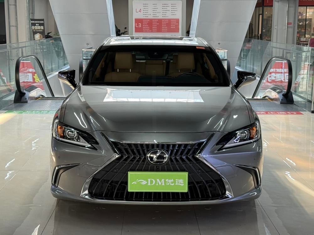 Lexus ES 2021 — фото автомобиля