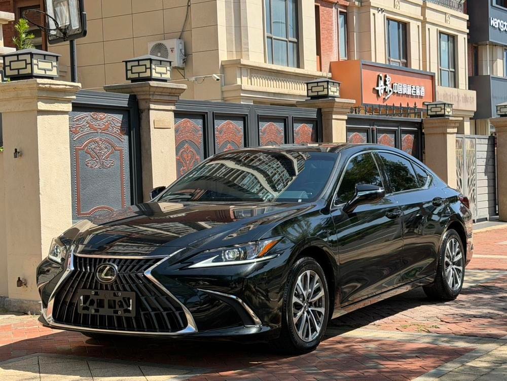 Lexus ES 2024 — фото автомобиля 1