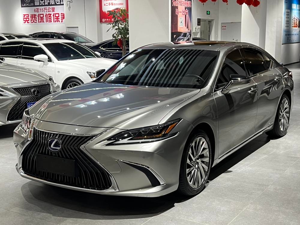 Lexus ES 2020 — фото автомобиля
