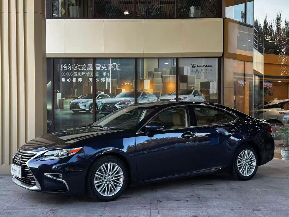Lexus ES 2015 — фото автомобиля