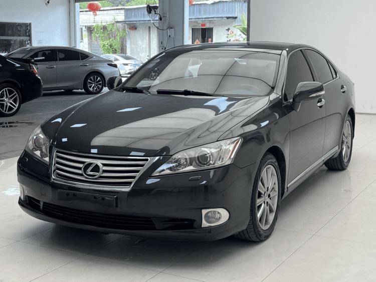 Lexus ES 2010 — фото автомобиля