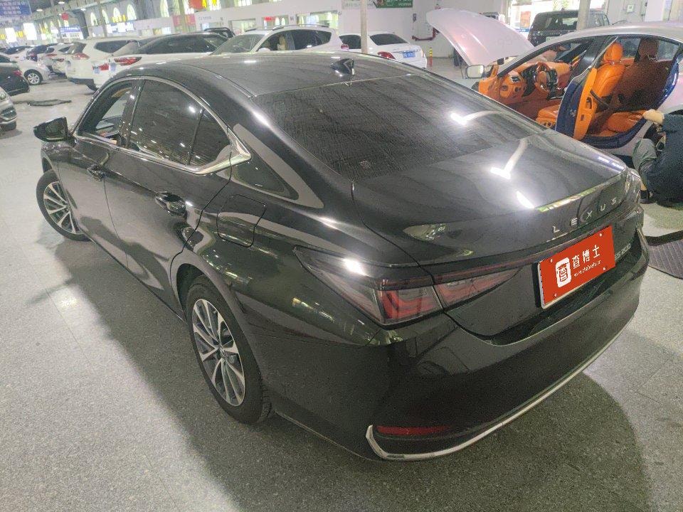 Lexus ES 2025 — фото автомобиля 1