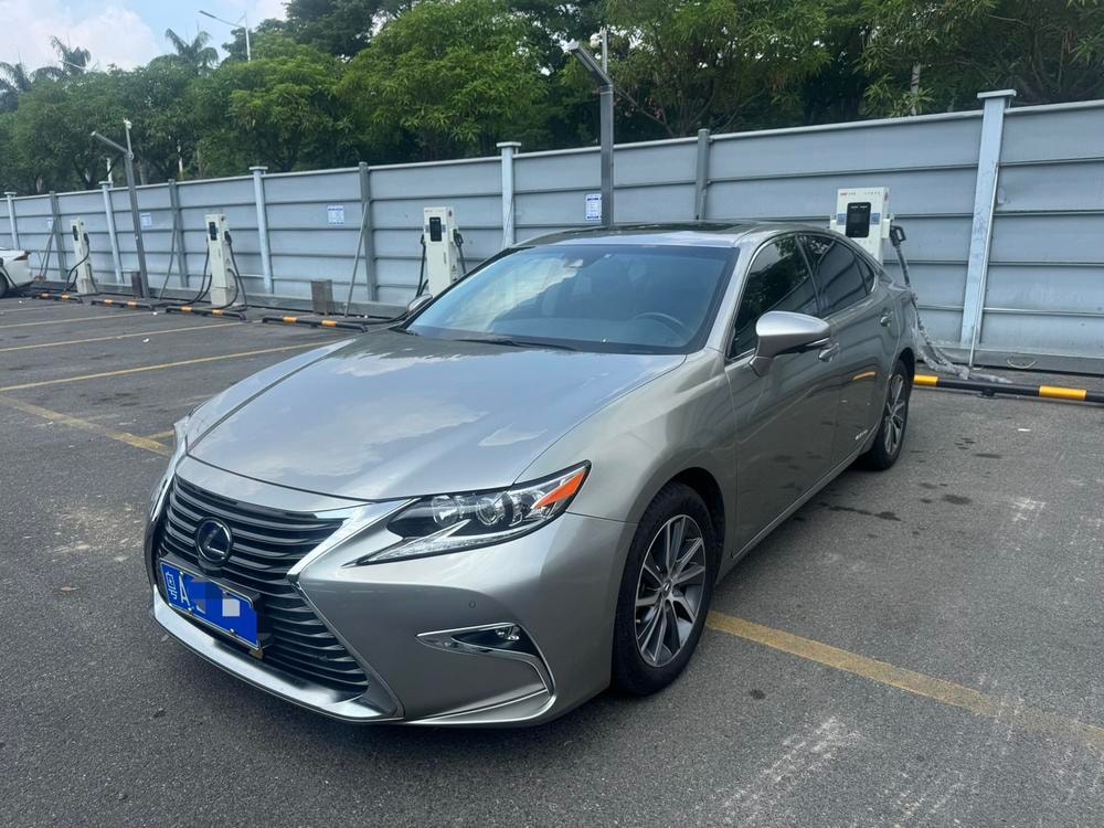 Lexus ES 2015 — фото автомобиля