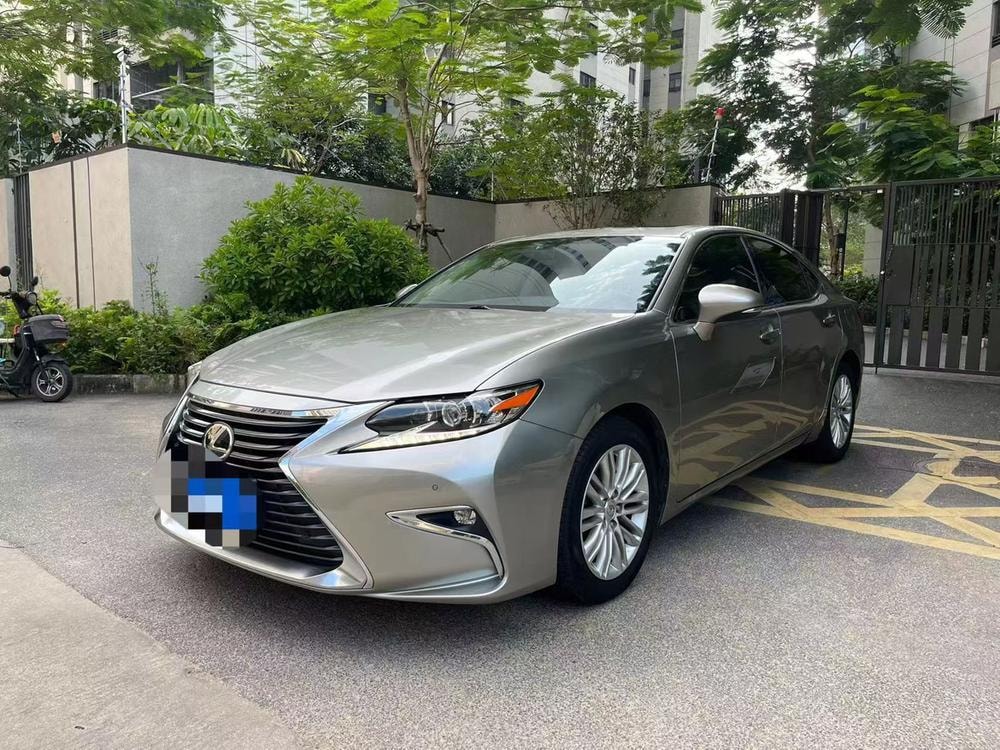 Lexus ES 2015 — фото автомобиля 1