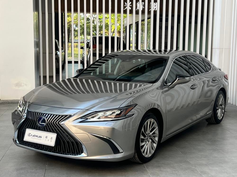 Lexus ES 2018 — фото автомобиля 1