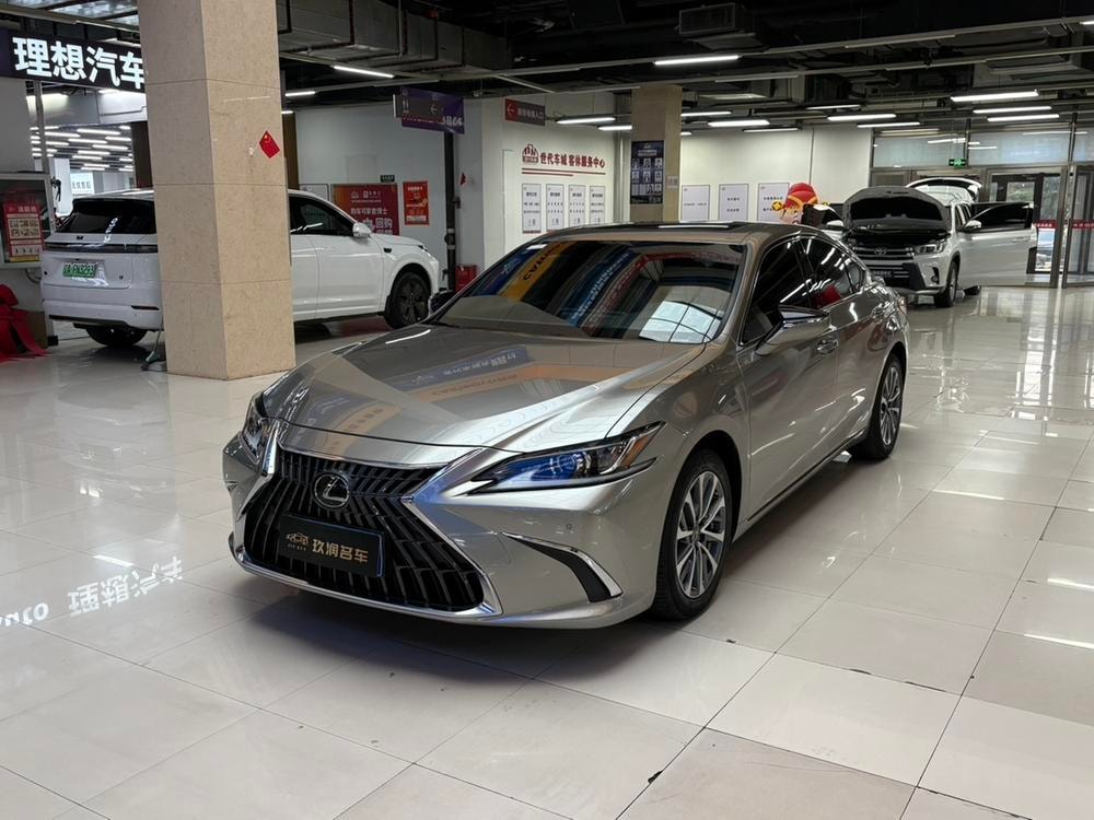Lexus ES 2022 — фото автомобиля 1