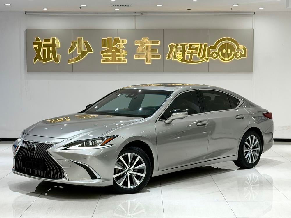 Lexus ES 2020 — фото автомобиля 1