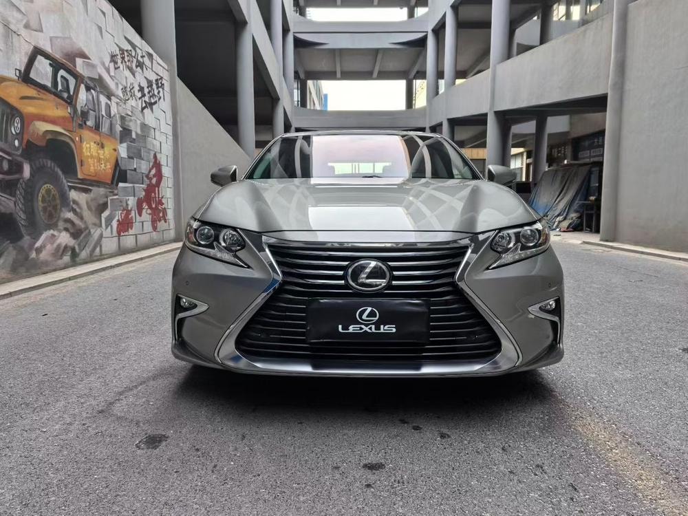 Lexus ES 2015 — фото автомобиля 1